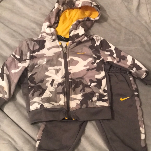 nike sweatsuit infant